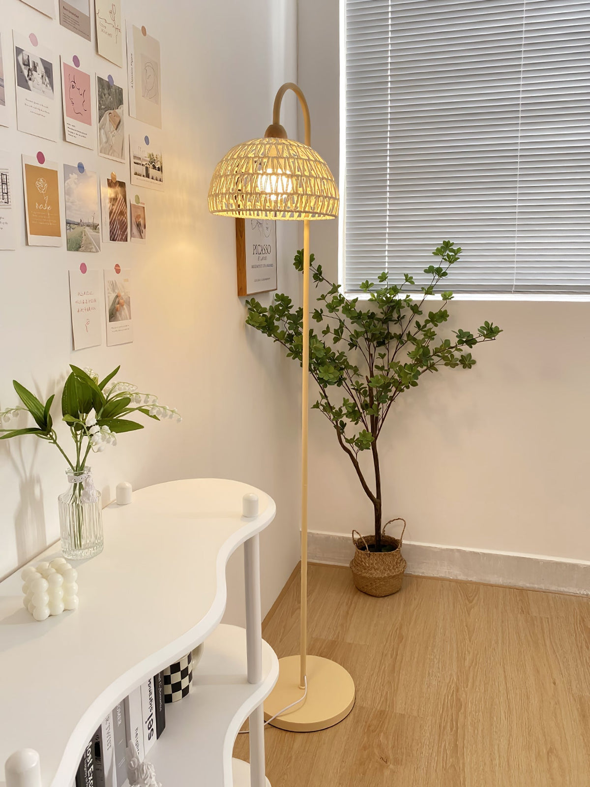 Tor Minimalistische Stehleuchte Beige