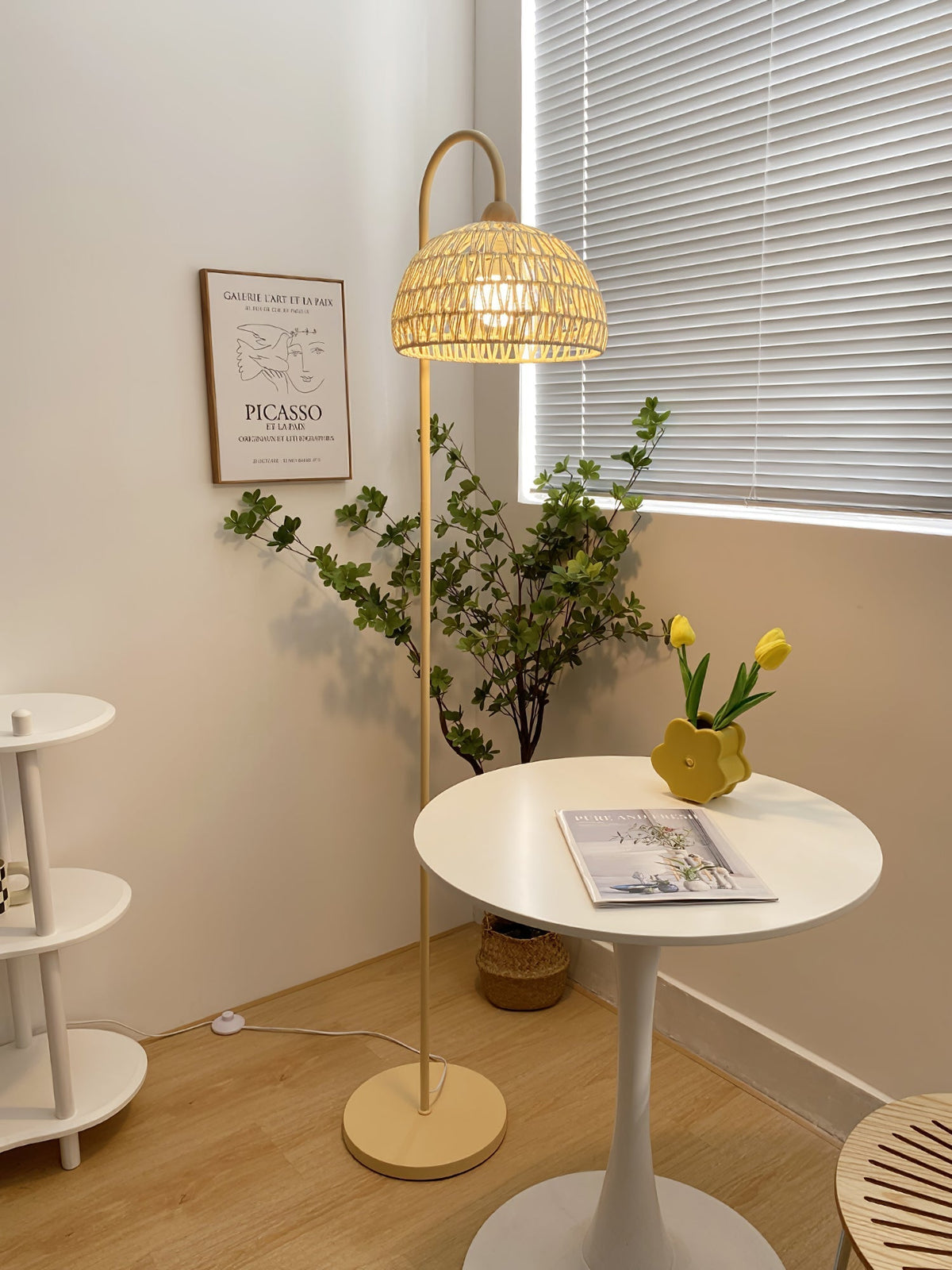 Tor Minimalistische Stehleuchte Beige