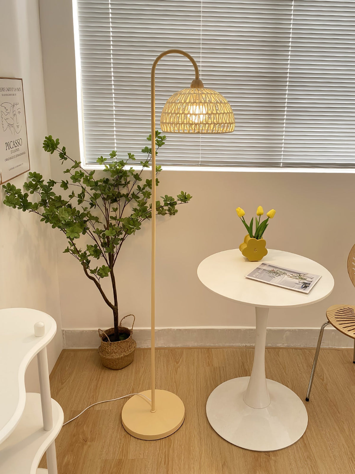 Tor Minimalistische Stehleuchte Beige