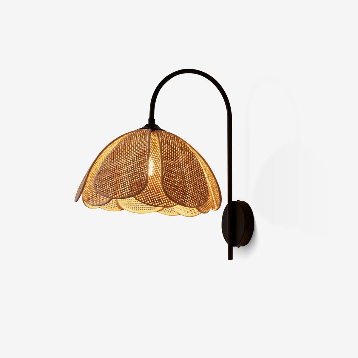 Zevelia Elegance Natürliche Petal-Rattan-Wandleuchte