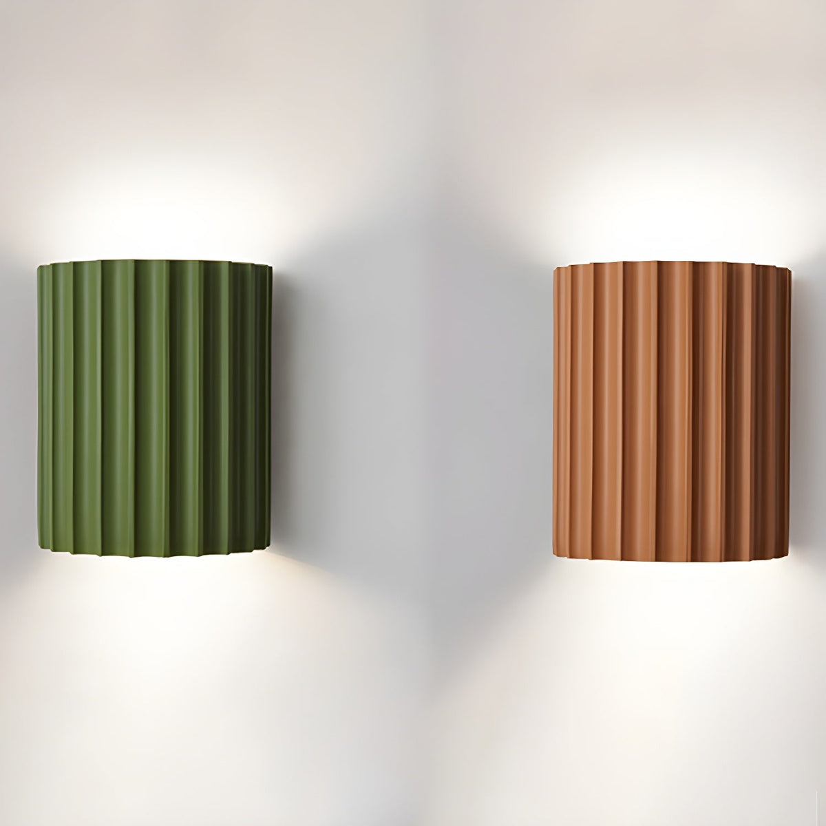 Ivvinen zeitgenössische Kunst-Wandleuchte aus Ribbed-Kunstharz