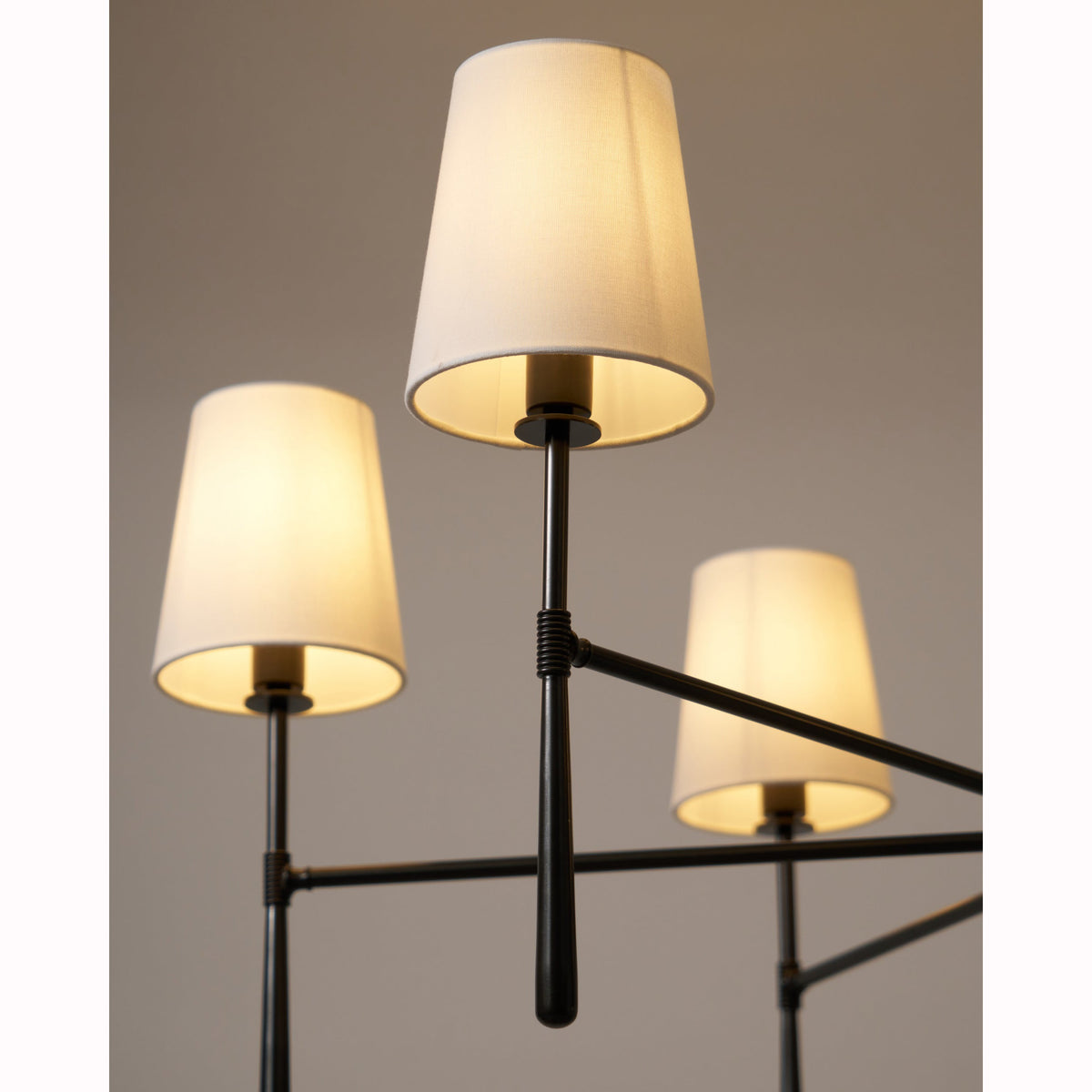 Valea 4/6-flammiger Kronleuchter im Mid-Century-Stil