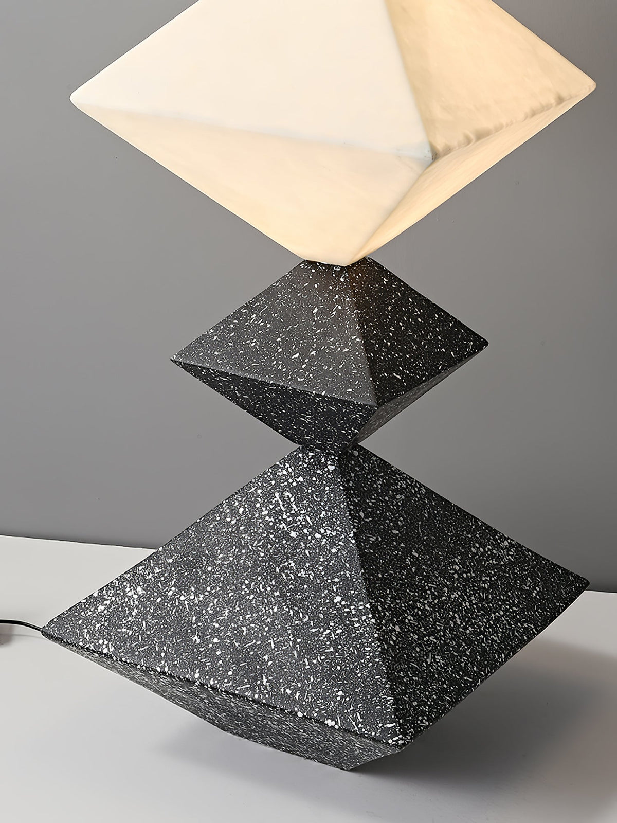 GeoGlow Rhombus Cube Stehleuchte