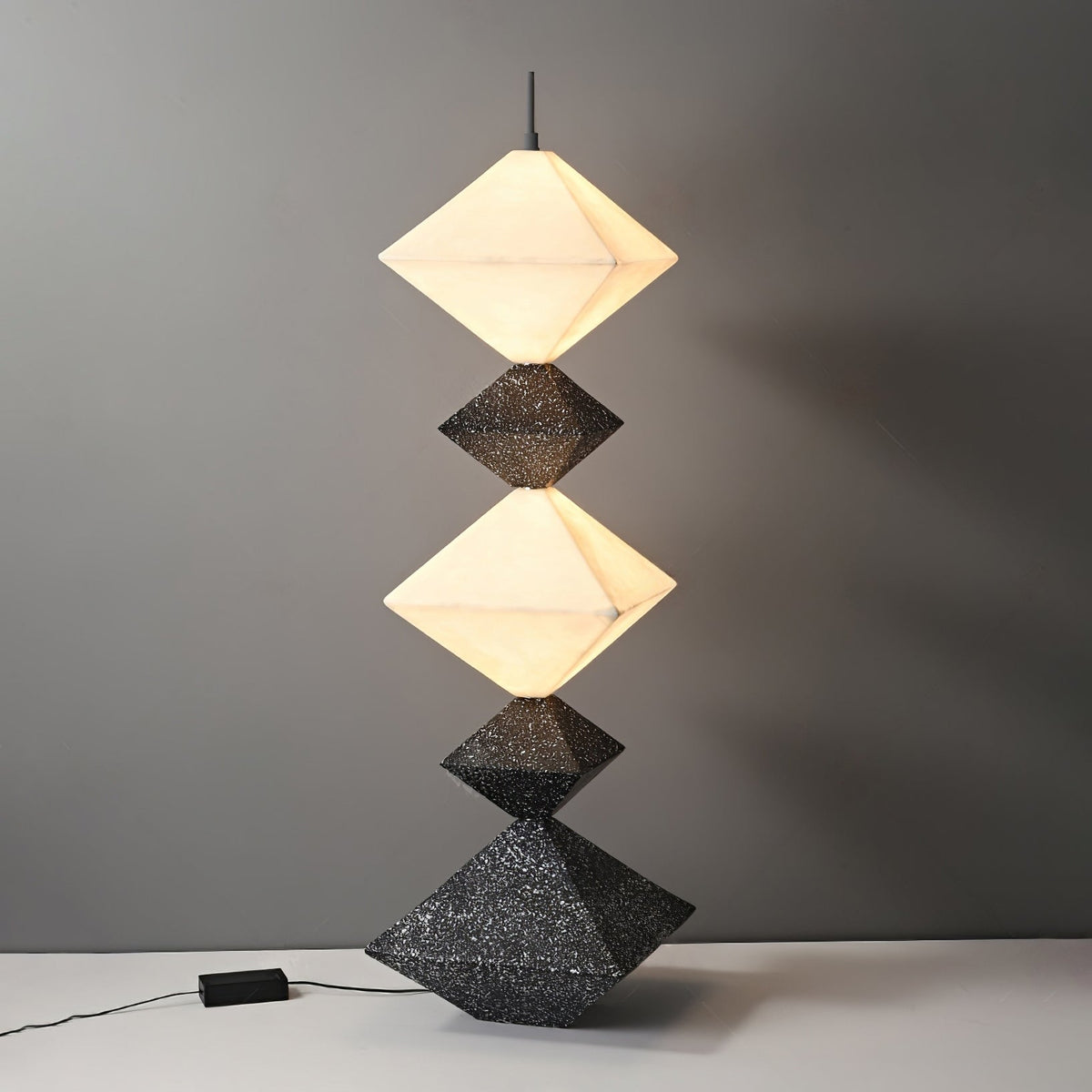 GeoGlow Rhombus Cube Stehleuchte