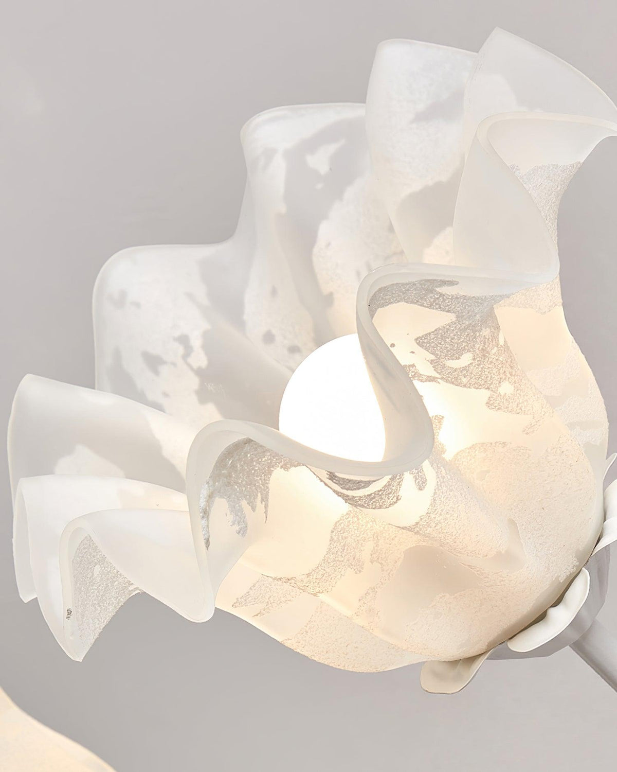 Liorareon Kronleuchter Floral Milchglas