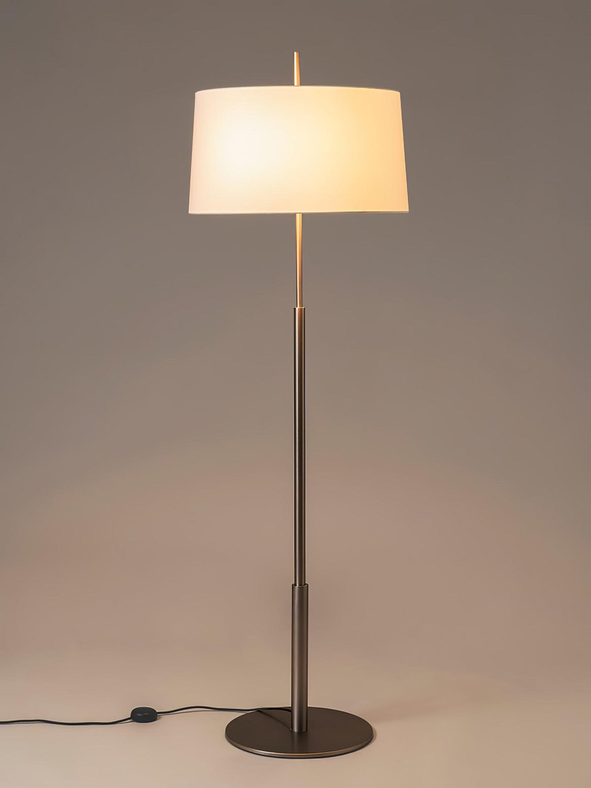 Brooks Minimalistische Stehleuchte
