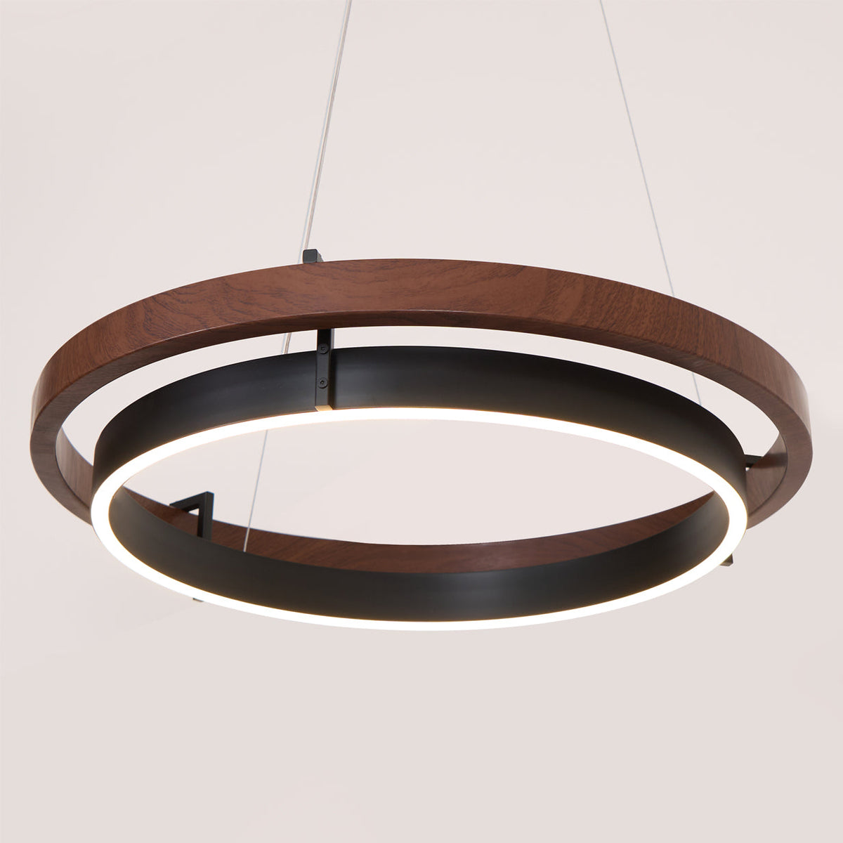 Acorn Ringförmiger Holzkronleuchter