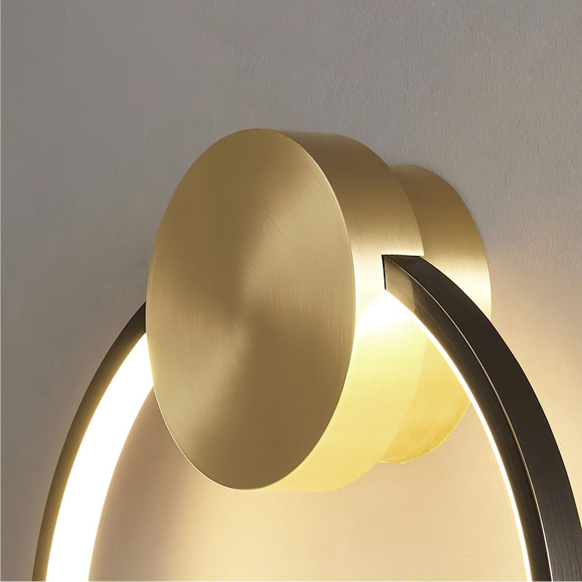 Oriaenne Wandleuchte modern minimalistisch ringförmig LED aus Metall in Messing