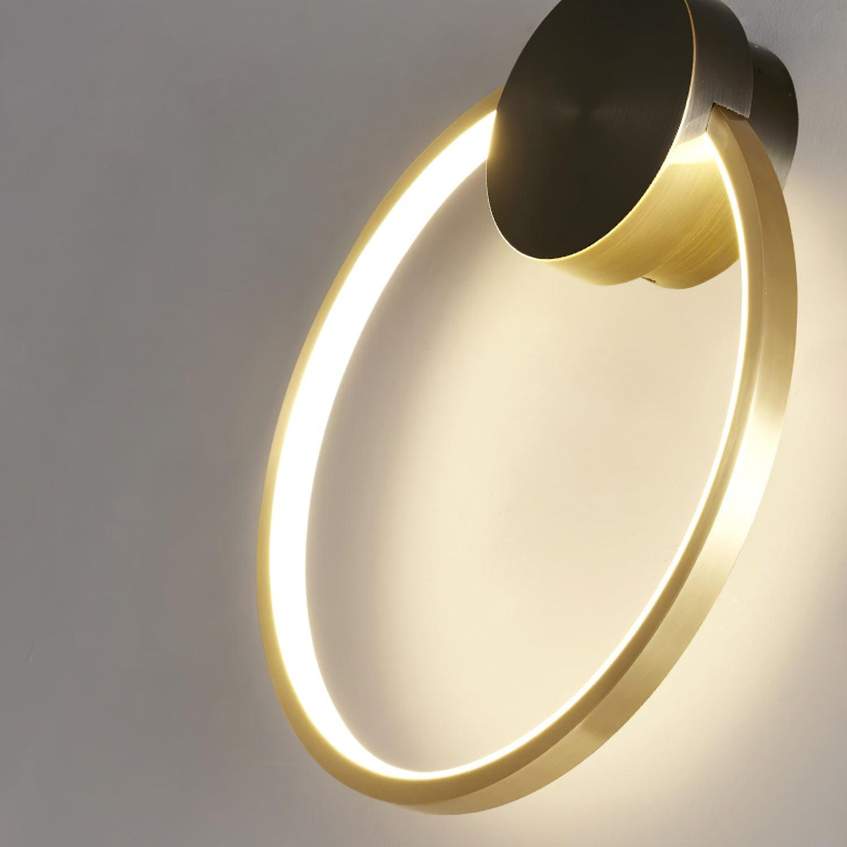 Oriaenne Wandleuchte modern minimalistisch ringförmig LED aus Metall in Messing