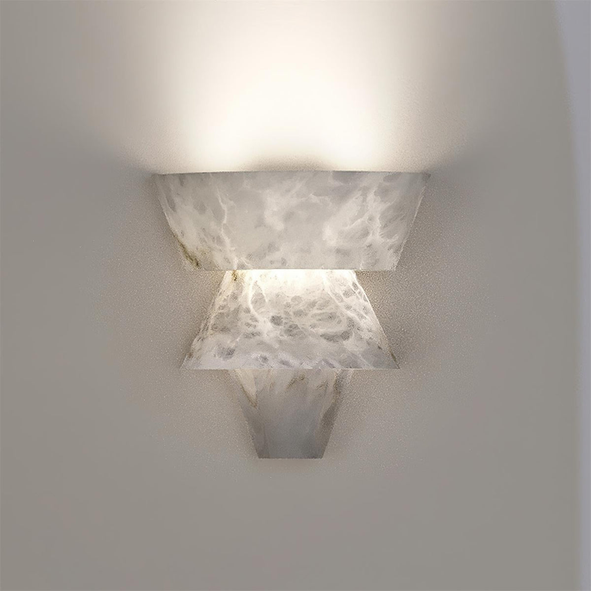 Alvian Wandleuchte Elegant Weiß Alabaster gestaffelt