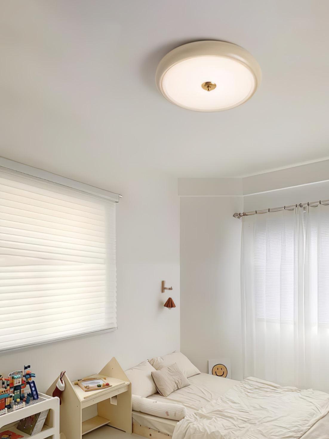 Utheara zeitgenössische minimalistische Deckenleuchte aus Milchglas in Creme