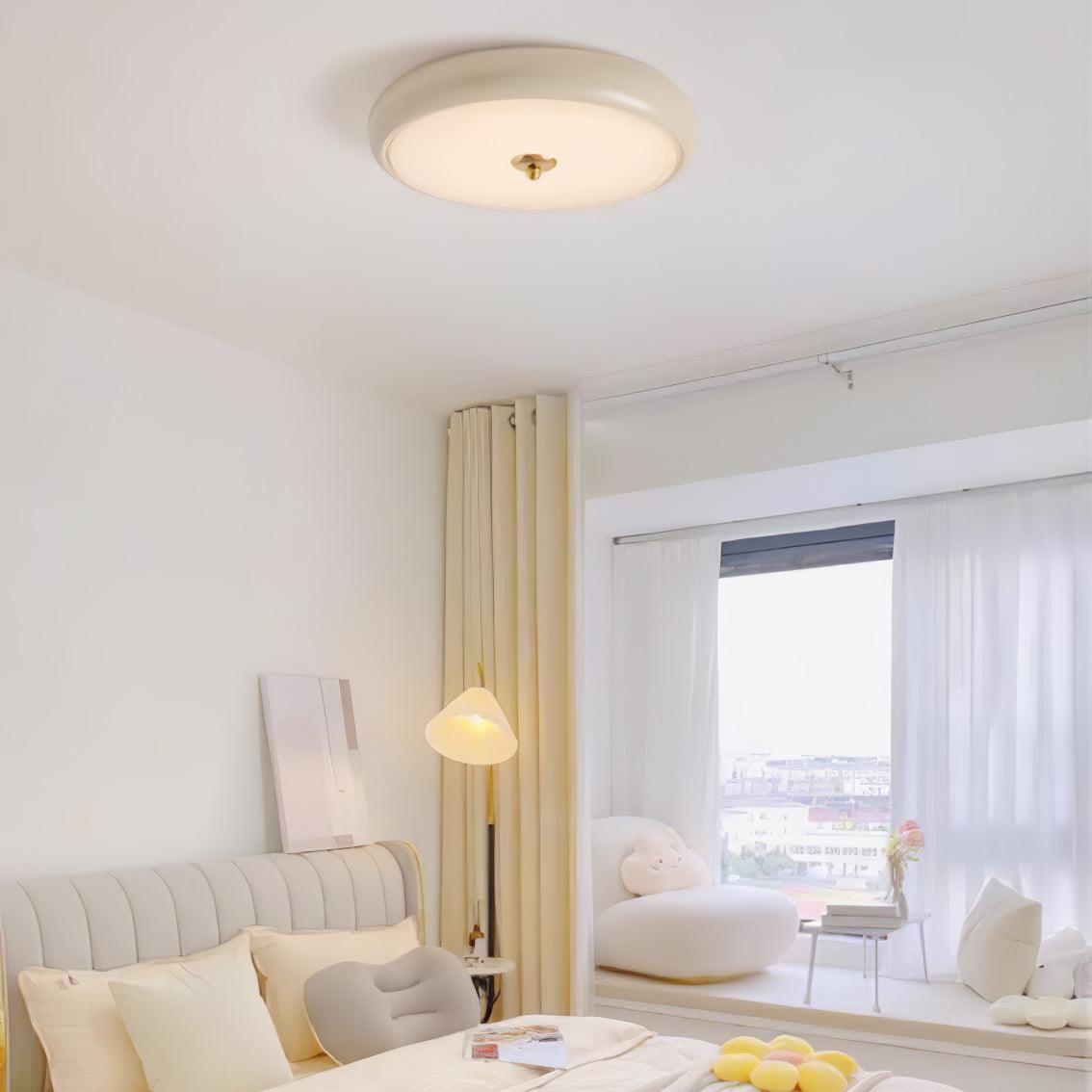 Utheara zeitgenössische minimalistische Deckenleuchte aus Milchglas in Creme