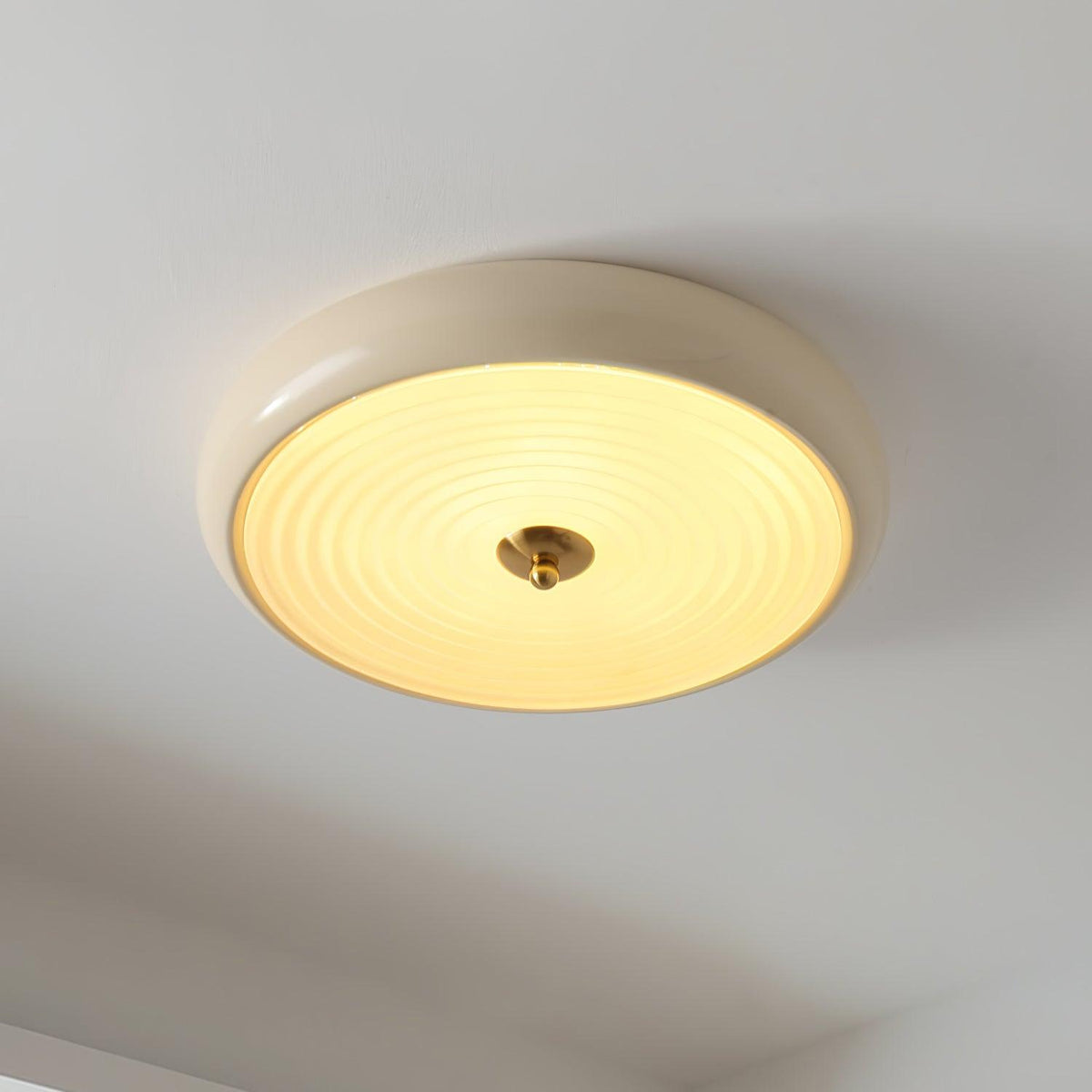 Utheara zeitgenössische minimalistische Deckenleuchte aus Milchglas in Creme