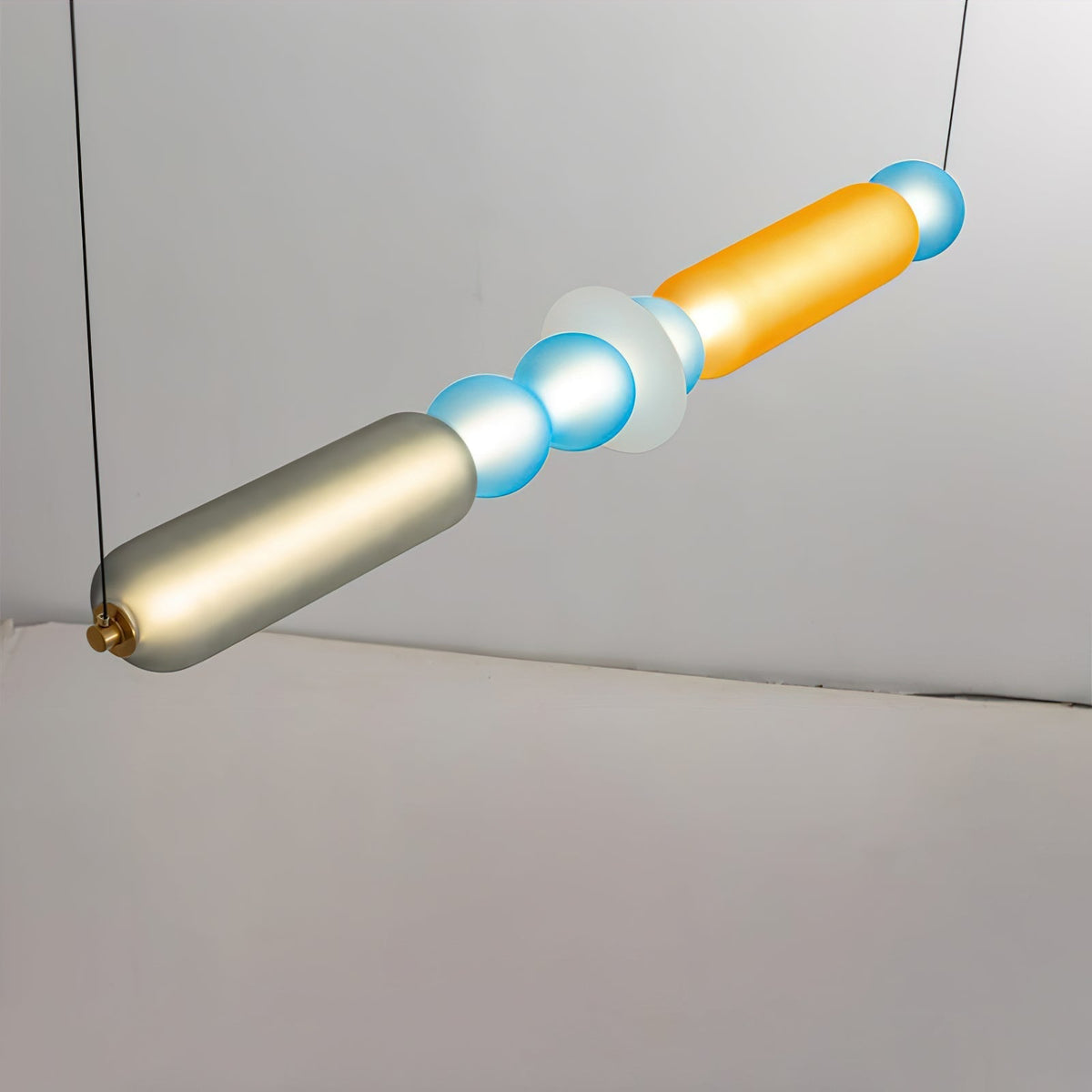 Lioririse Pendelleuchte aus farbigem Glas modern