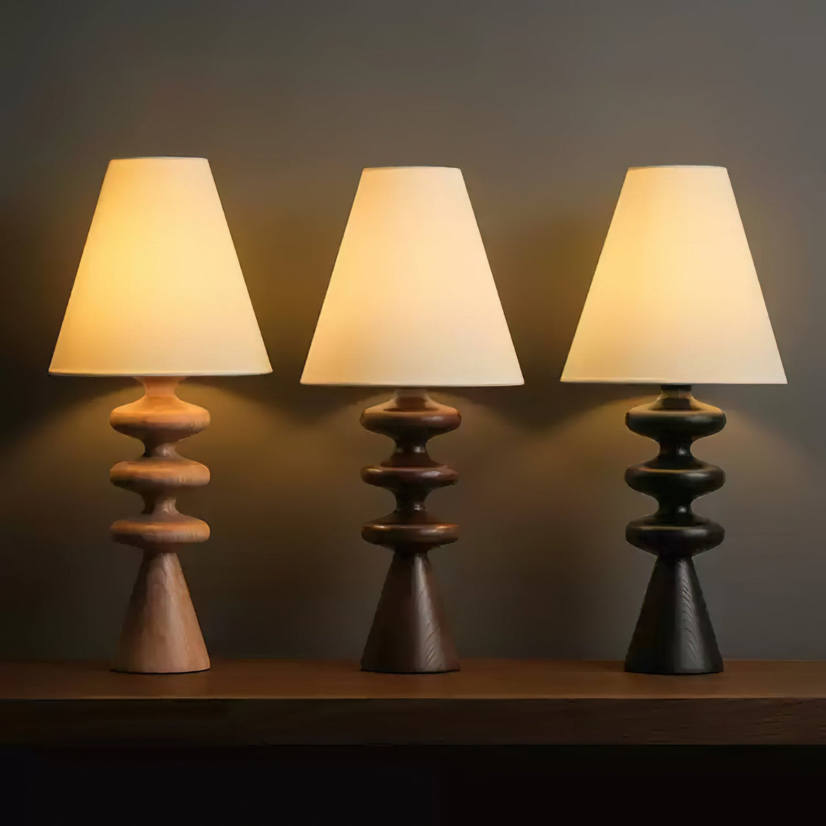 Zelms moderne Tischleuchte aus Holz