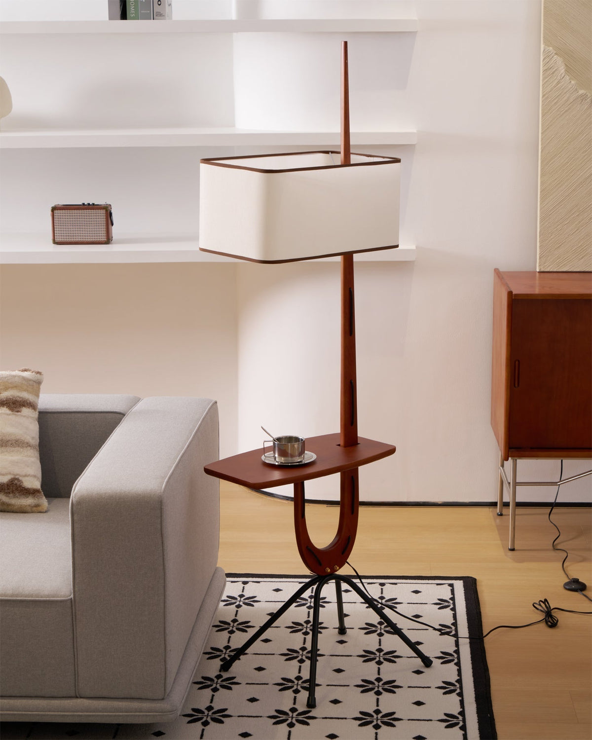 Vemara Mid-Century-Stil Stehleuchte aus Holz