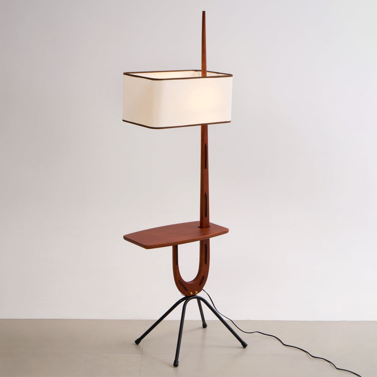 Vemara Mid-Century-Stil Stehleuchte aus Holz