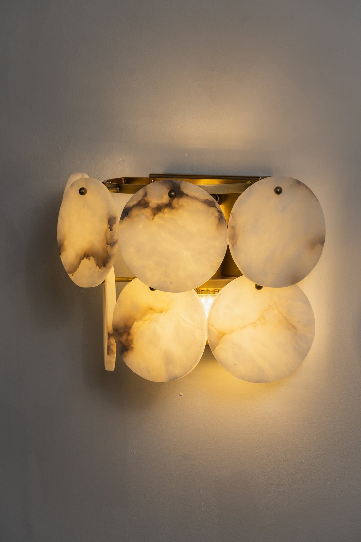 Nivivaya Alabaster Wandleuchte