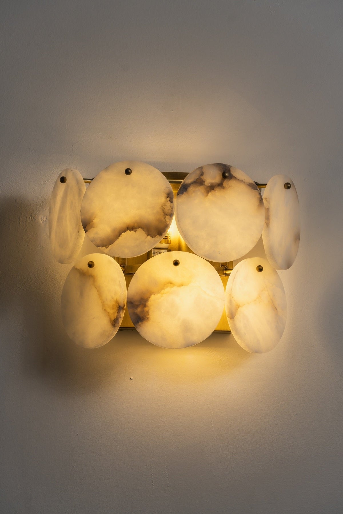 Nivivaya Alabaster Wandleuchte
