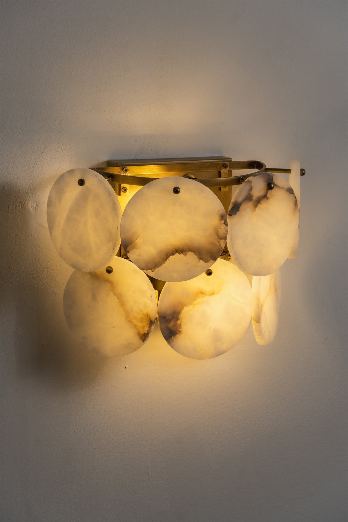 Nivivaya Alabaster Wandleuchte