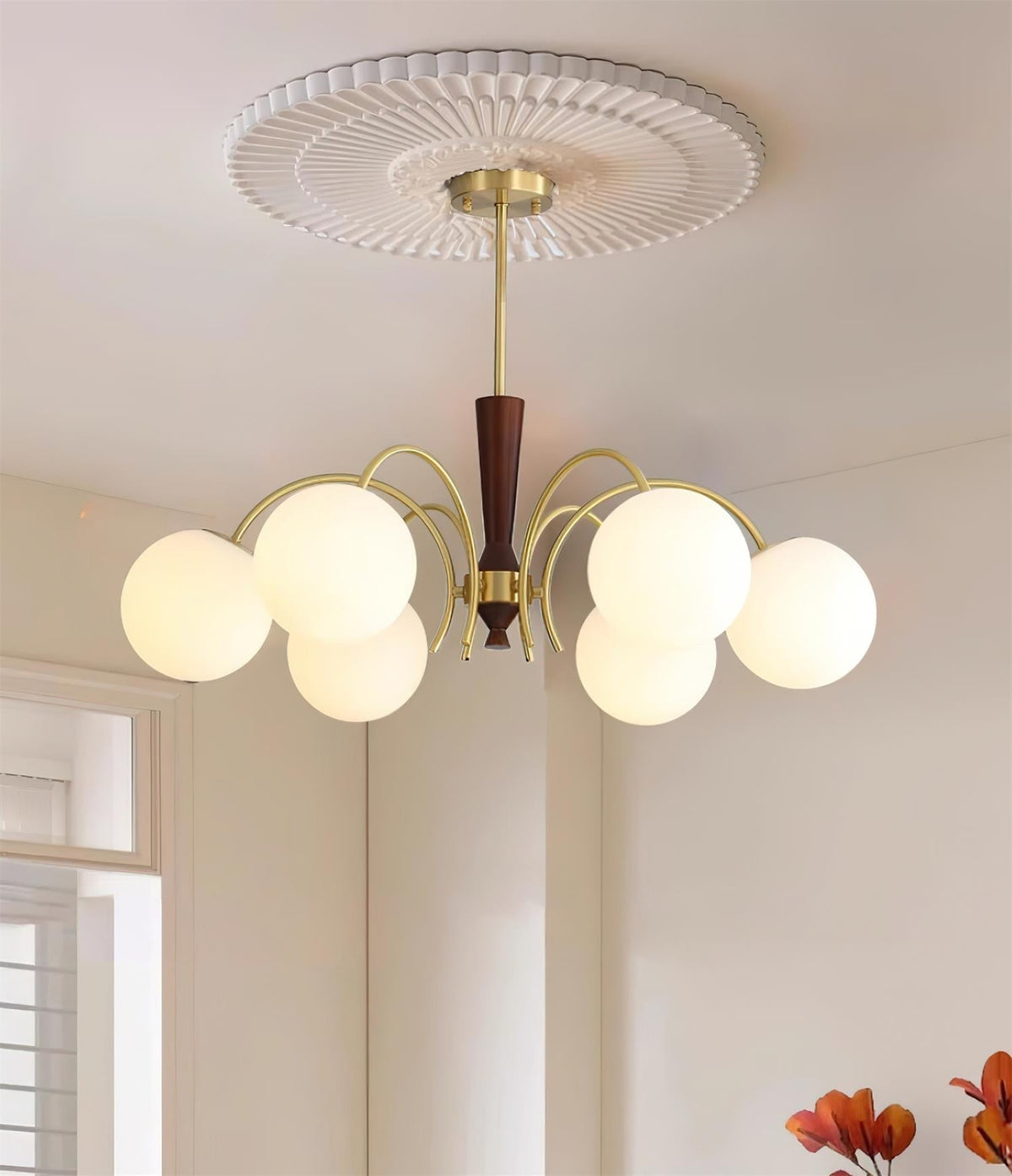 Veslo Kronleuchter aus Messing und Holz mit Kugeln