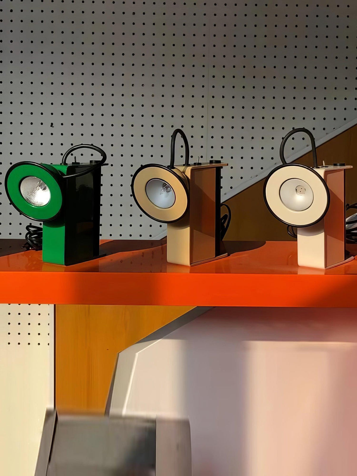 Clavon futuristische Tischleuchte