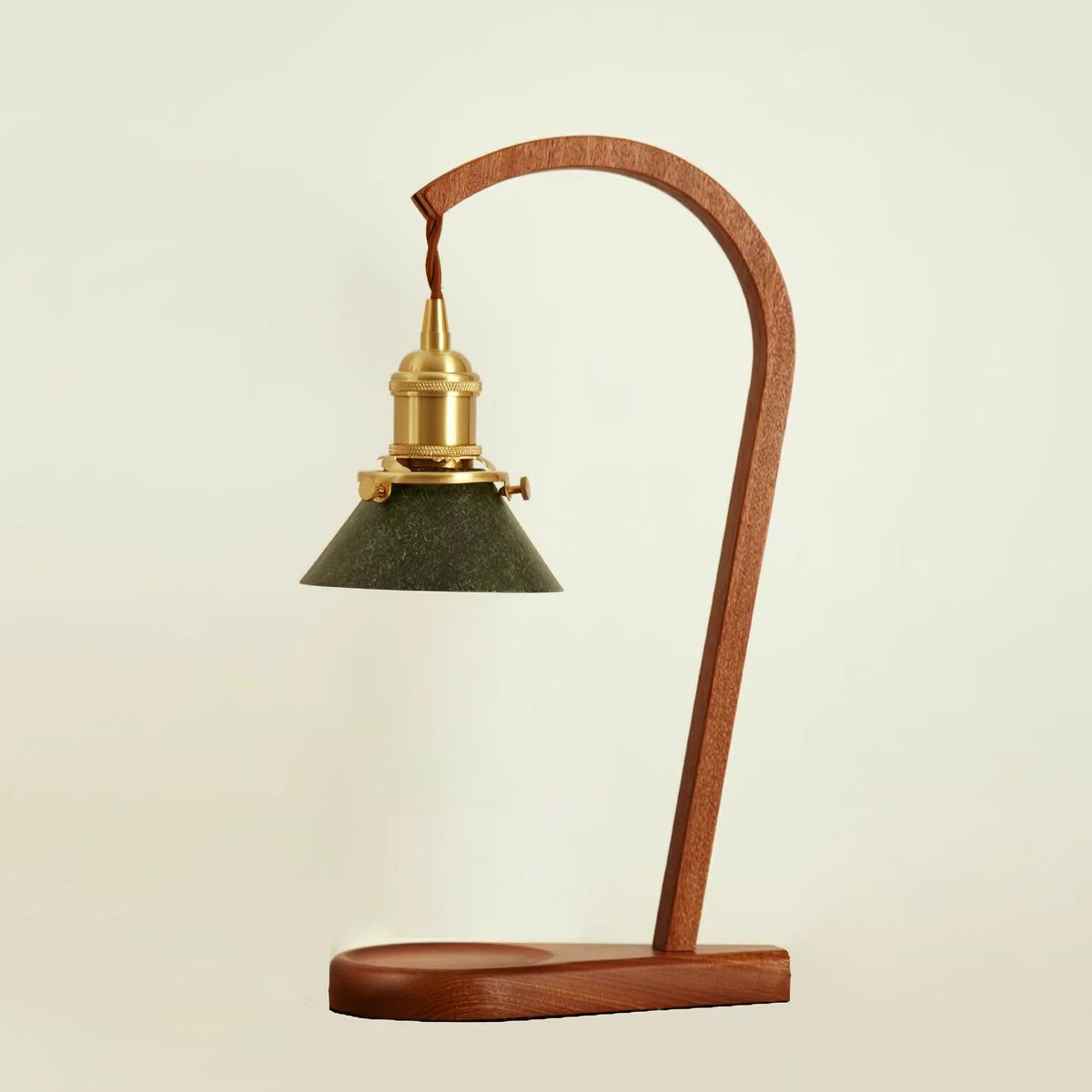 Aldorira Tischlampe aus Holz im Mid-Century-Moderner Stil