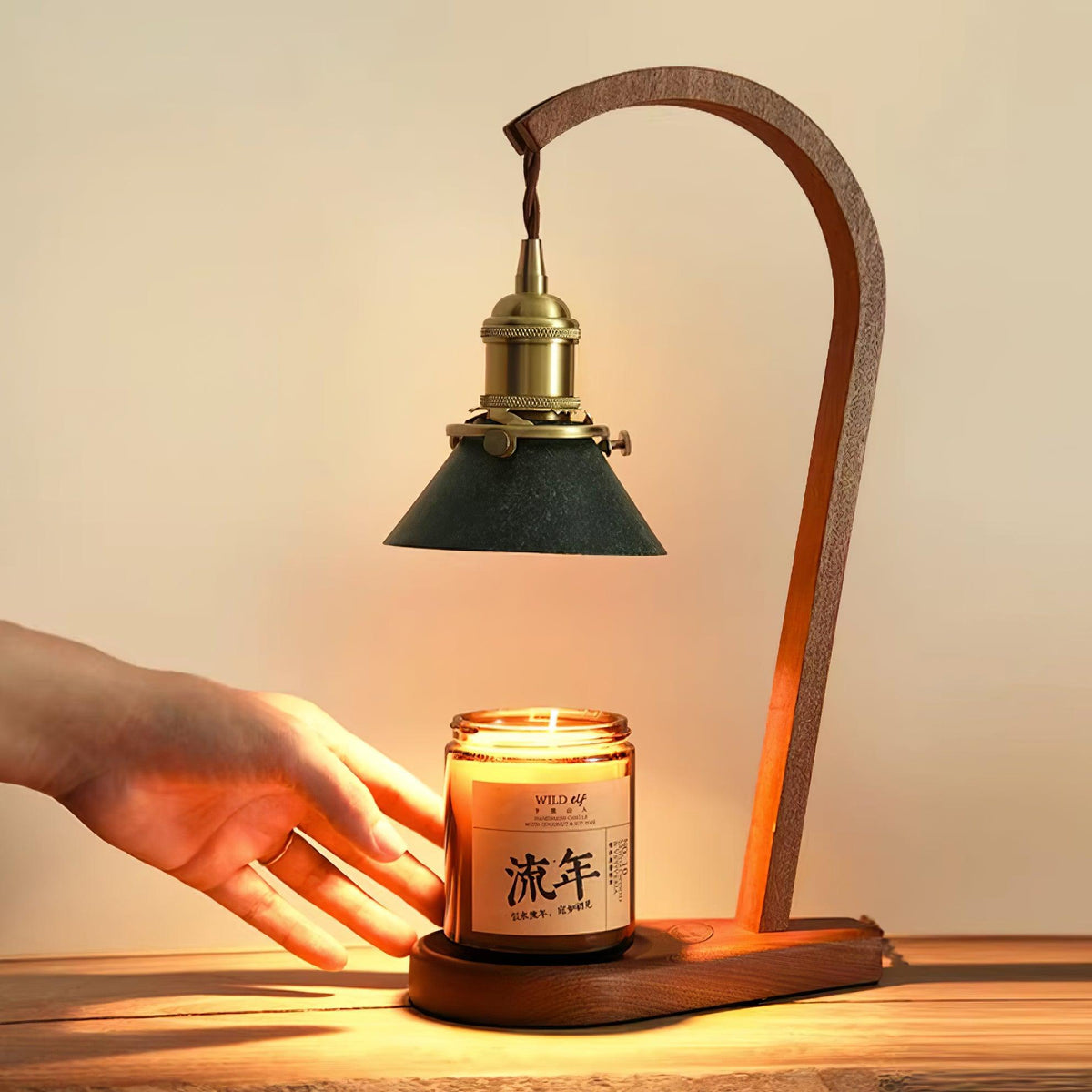 Aldorira Tischlampe aus Holz im Mid-Century-Moderner Stil