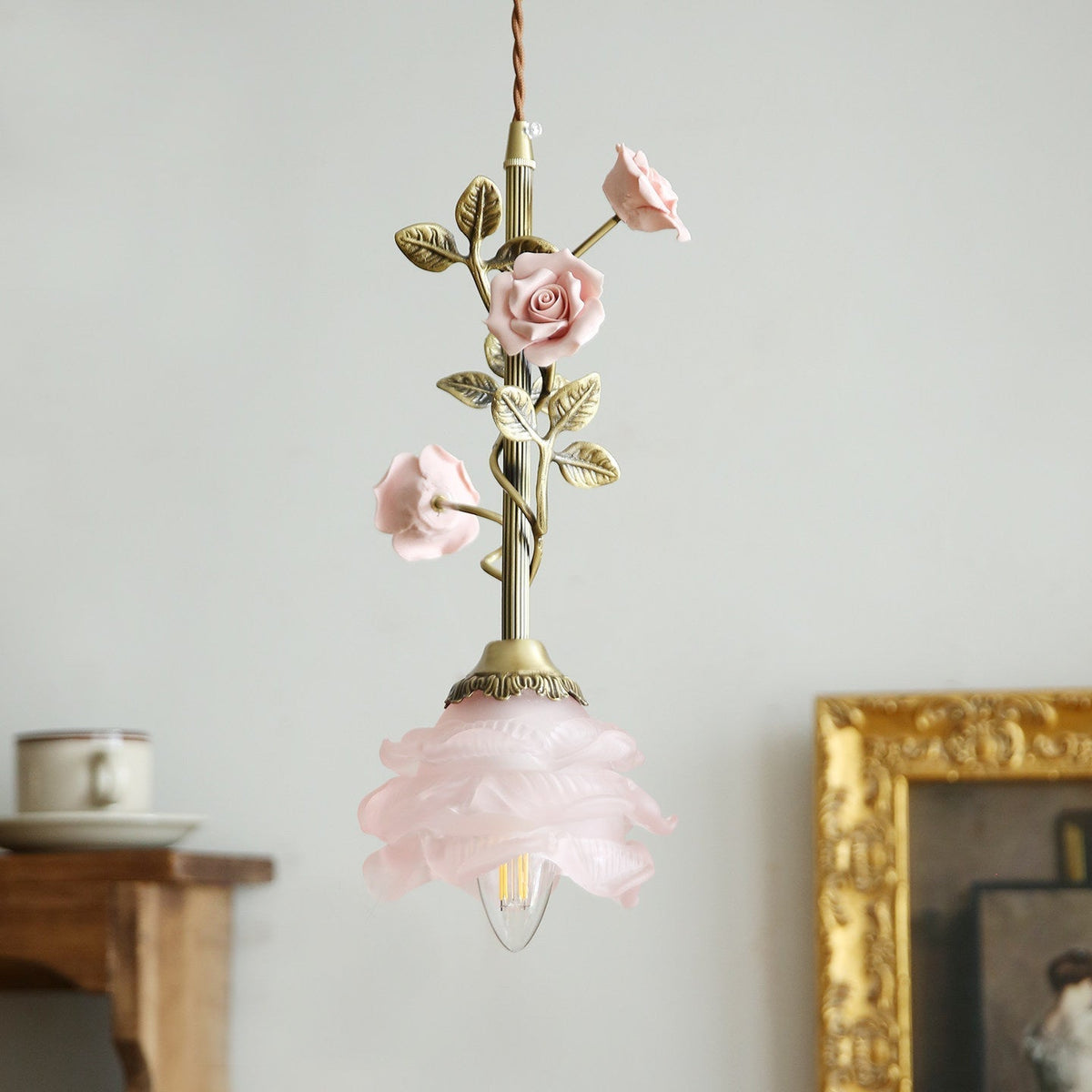 Avenoielle Pendelleuchte mit floraler Blumendekoration