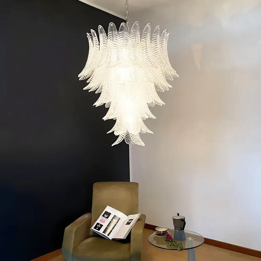 Eirineon Kronleuchter aus klarem Glas in Blattform kaskadierend elegant