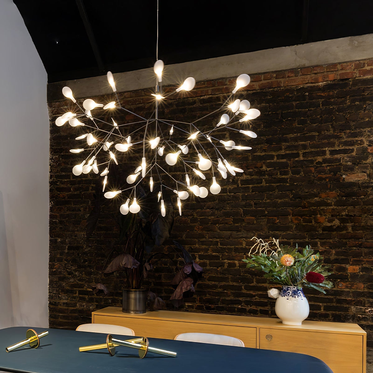 Auroreon Kronleuchter Roségold Firefly LED Ast