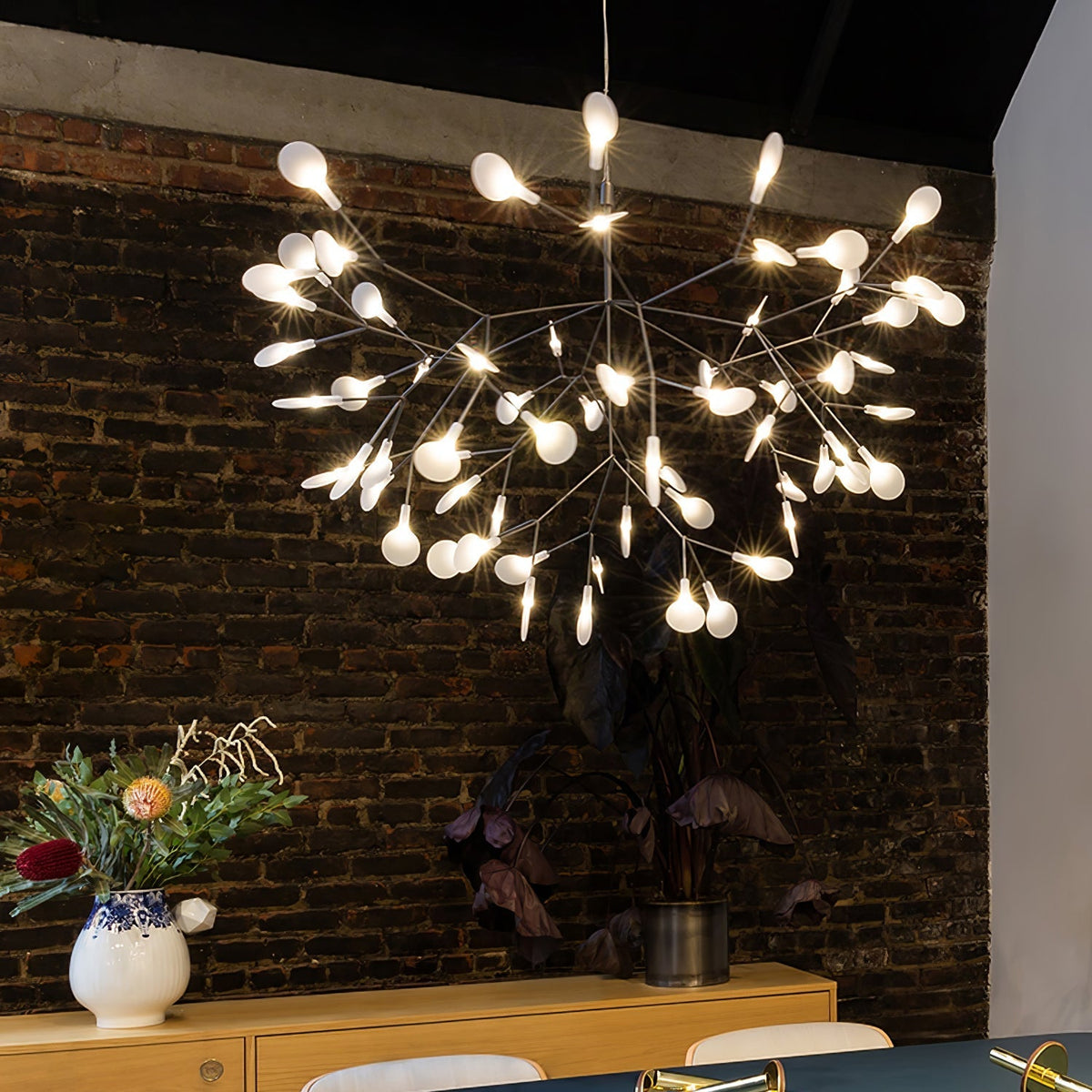 Auroreon Kronleuchter Roségold Firefly LED Ast