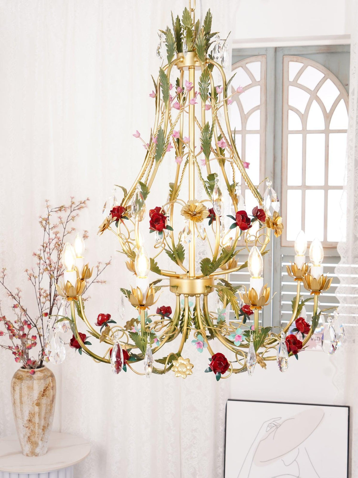 Selarella Kronleuchter aus Messing mit floralen Rosen und Kristallkerzen