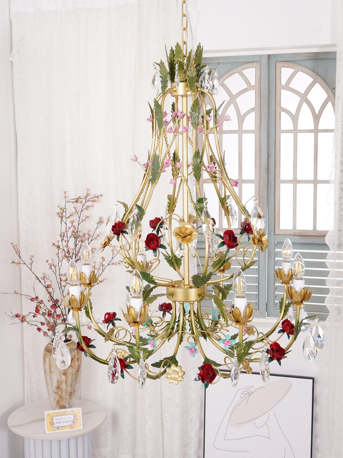 Selarella Kronleuchter aus Messing mit floralen Rosen und Kristallkerzen