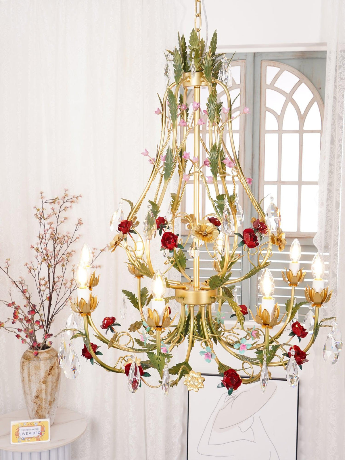 Selarella Kronleuchter aus Messing mit floralen Rosen und Kristallkerzen