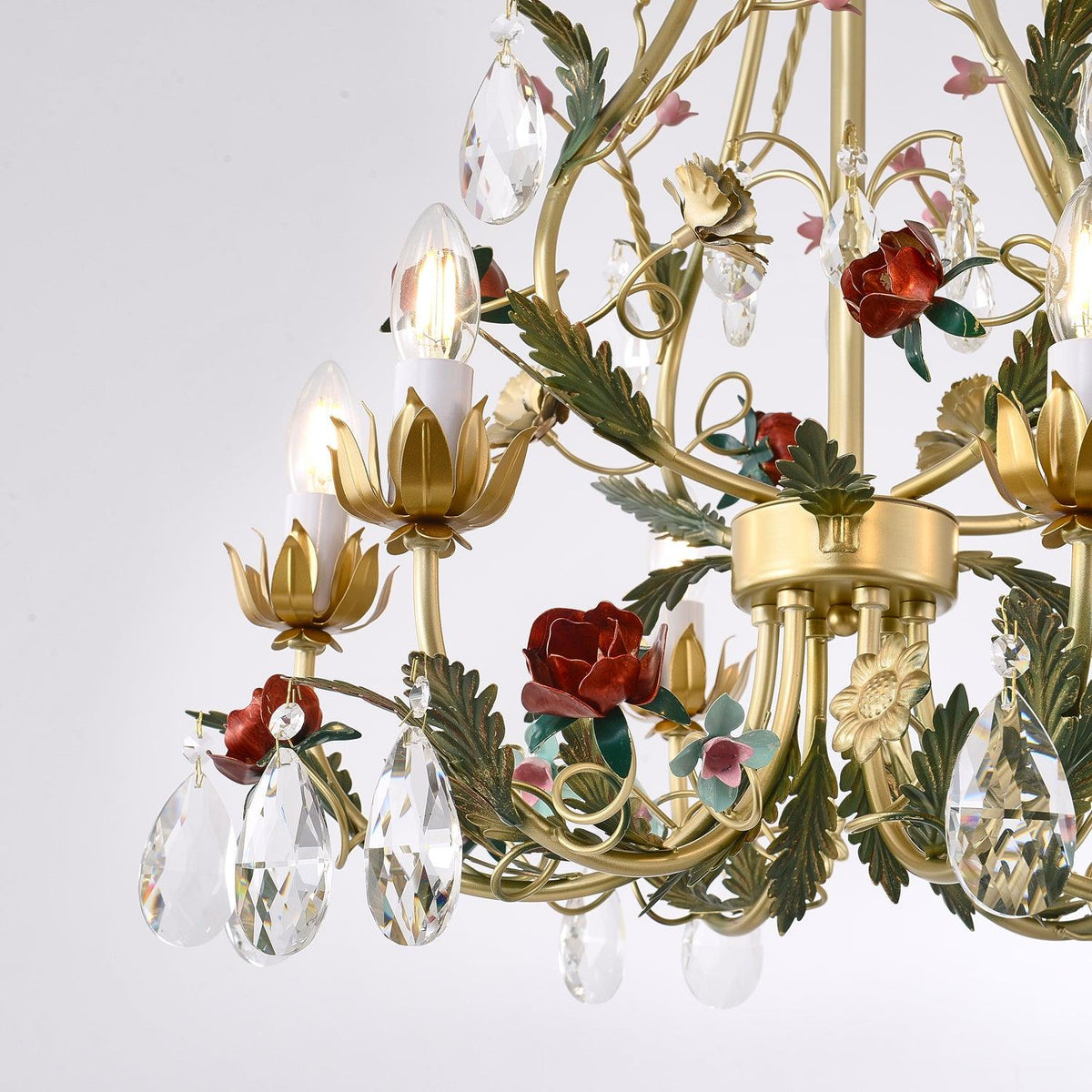 Selarella Kronleuchter aus Messing mit floralen Rosen und Kristallkerzen