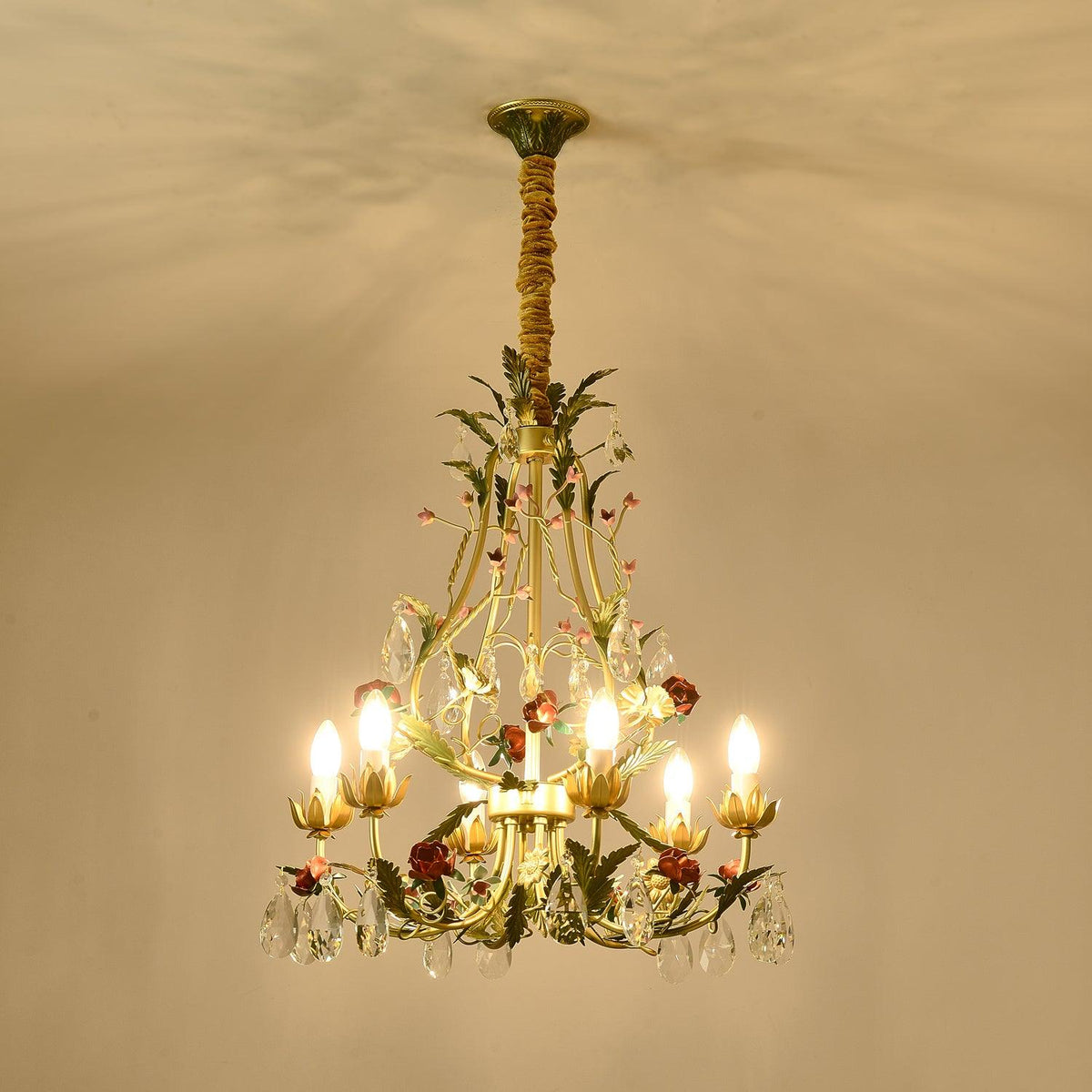 Selarella Kronleuchter aus Messing mit floralen Rosen und Kristallkerzen