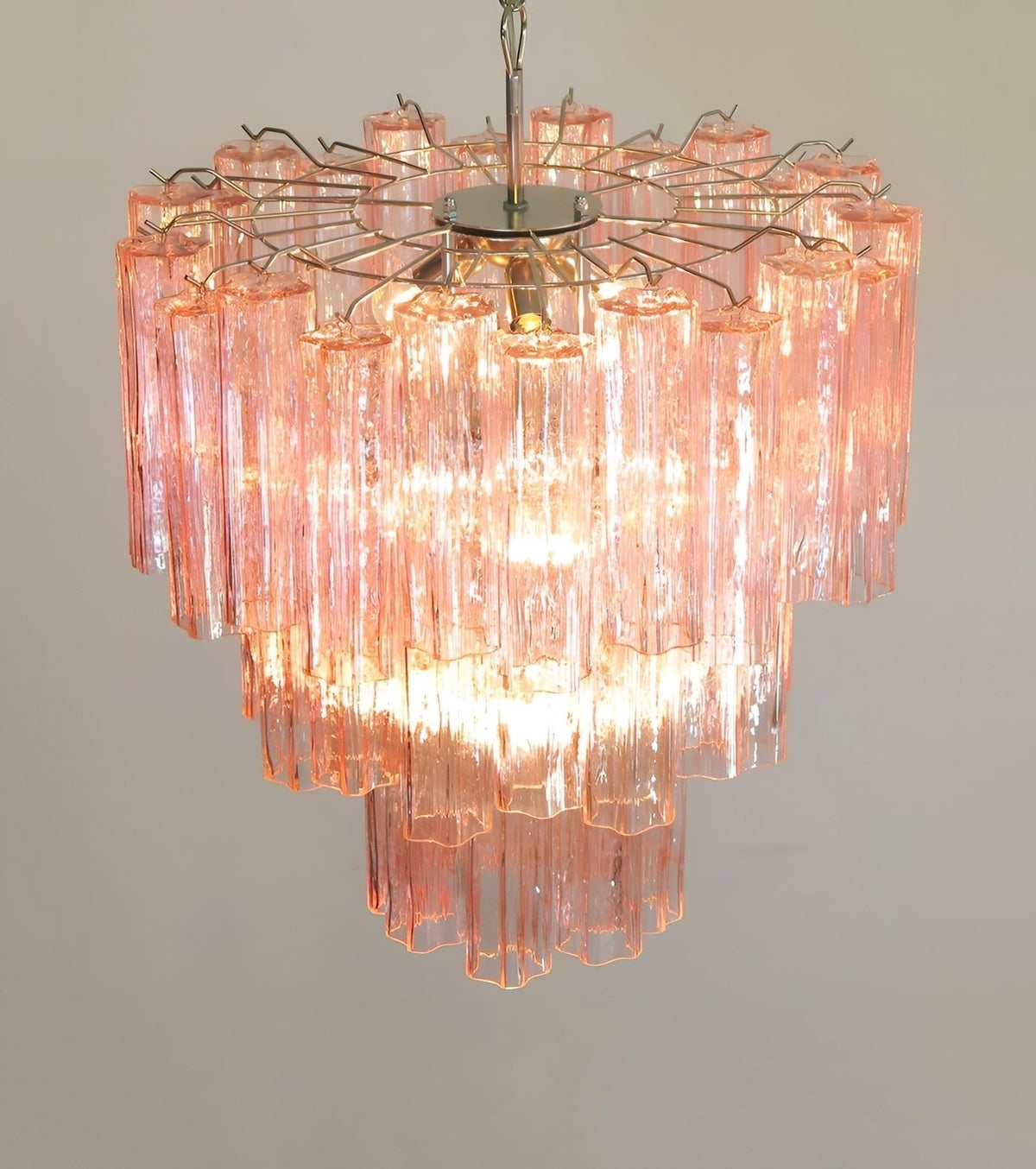 Veloraria Kronleuchter aus rosa Glasrohren in Schichten modern