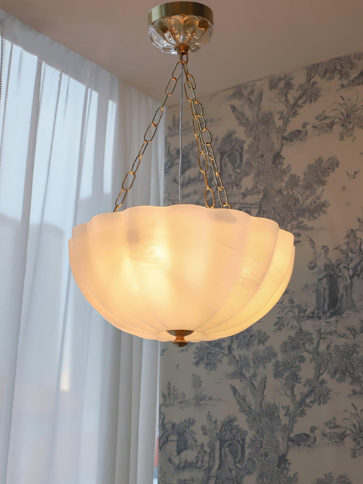 Voriq Kronleuchter Glas-Schale Messing-Kette