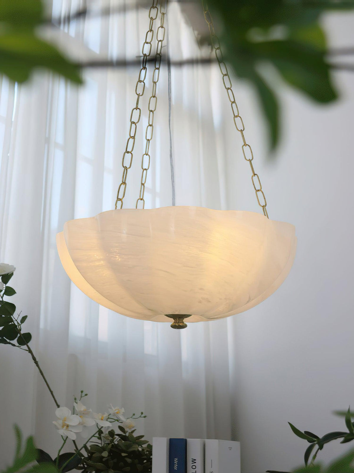 Voriq Kronleuchter Glas-Schale Messing-Kette