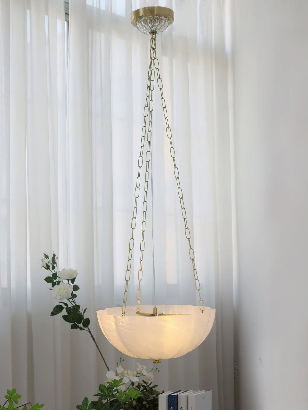 Voriq Kronleuchter Glas-Schale Messing-Kette