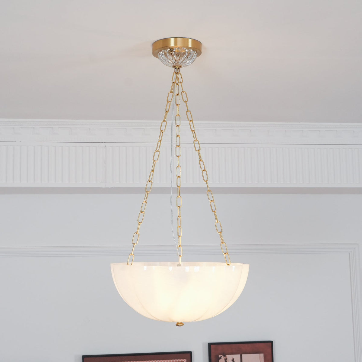 Voriq Kronleuchter Glas-Schale Messing-Kette