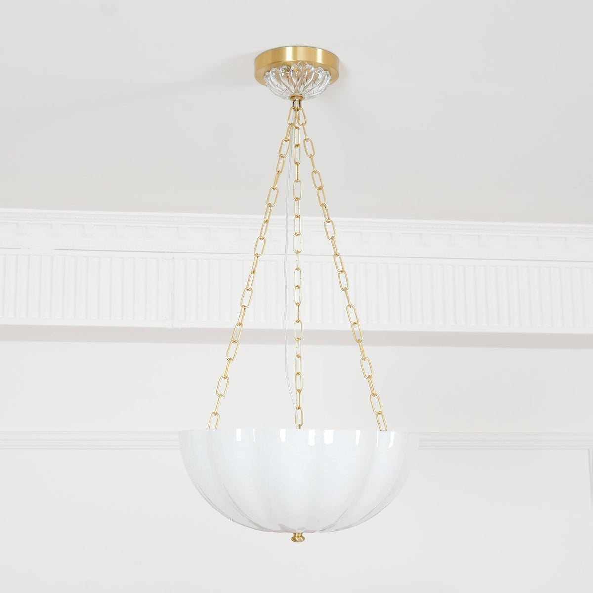 Voriq Kronleuchter Glas-Schale Messing-Kette