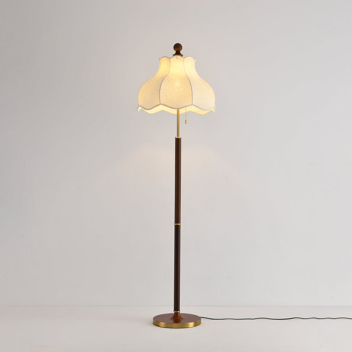 Tulfa Vintage Holz-Stehleuchte