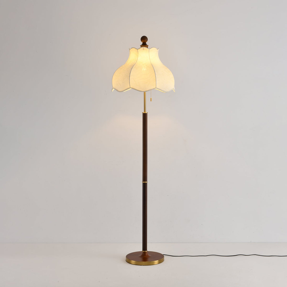 Tulfa Vintage Holz-Stehleuchte