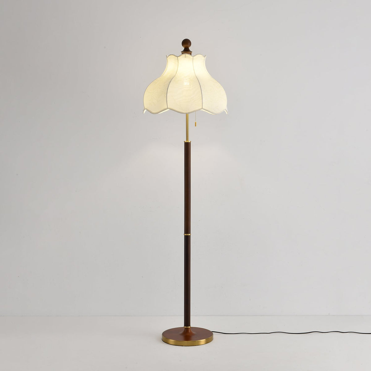 Tulfa Vintage Holz-Stehleuchte