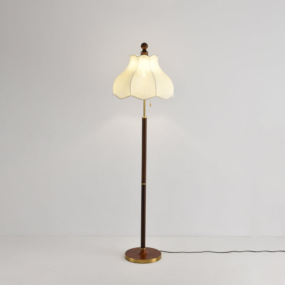 Tulfa Vintage Holz-Stehleuchte