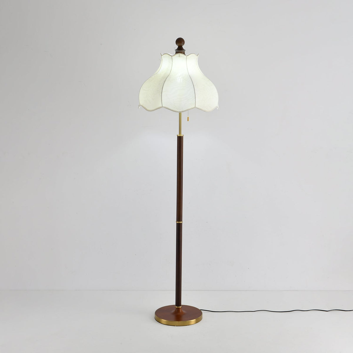 Tulfa Vintage Holz-Stehleuchte