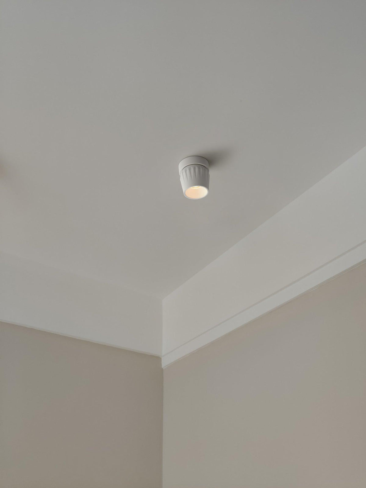 Keveny Decken-Spotlight Aluminium Rippen drehbar minimalistisch
