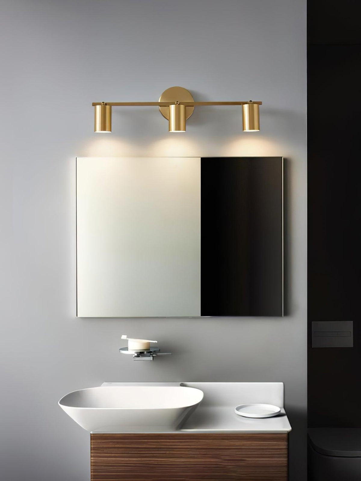 Grover drehbare Messing-Spotlight-Wandleuchte